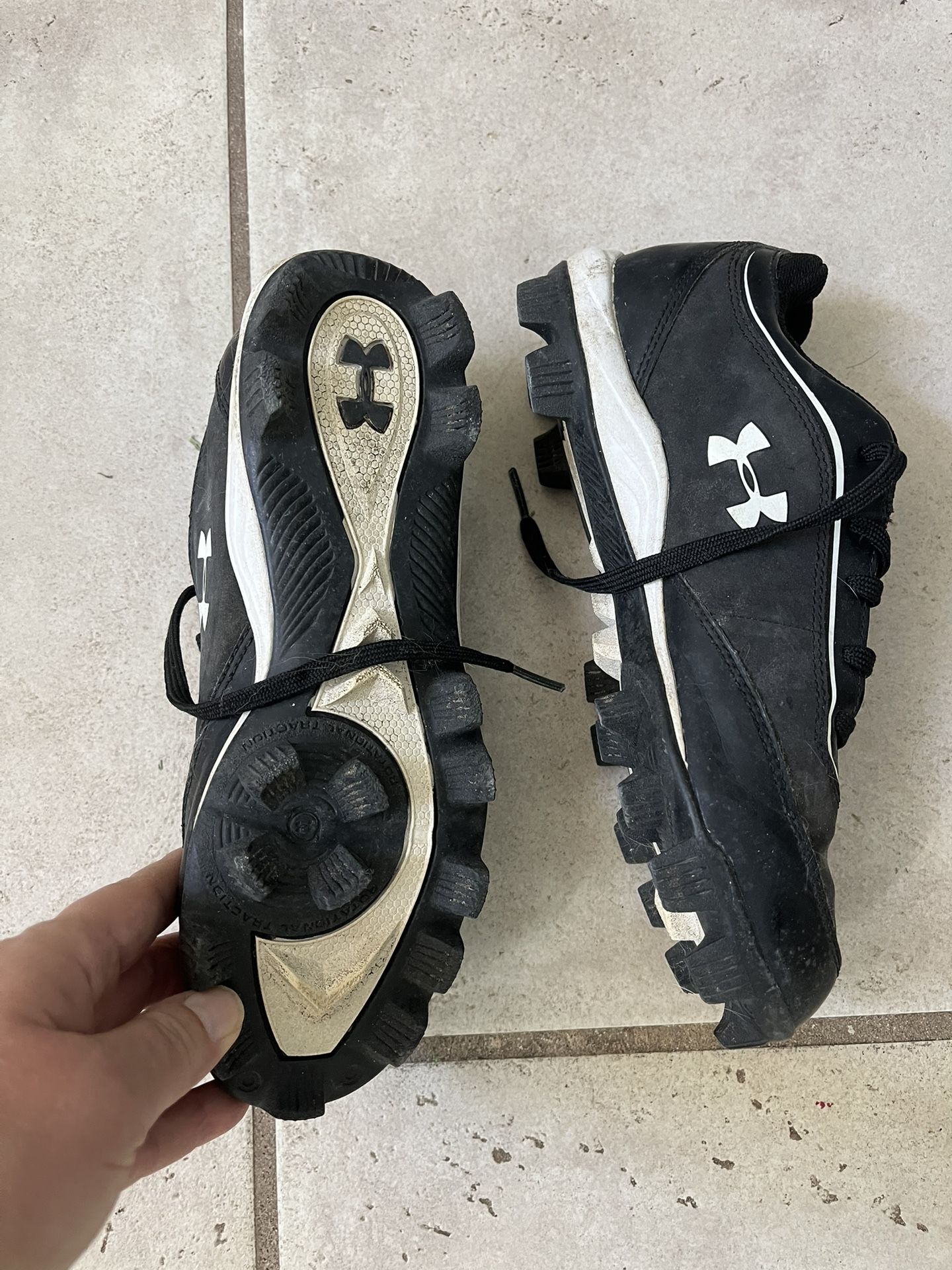 Baseball/softball Cleats