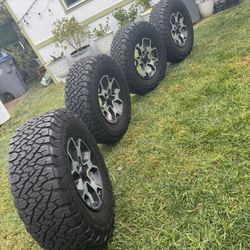 17” OEM Jeep Rubicon Wheels And Bfgoodrich K03 New Tires 