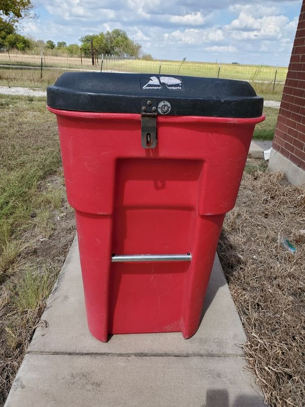 Commercial trash can for Sale in Hutto, TX OfferUp
