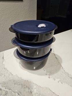 Tupperware set