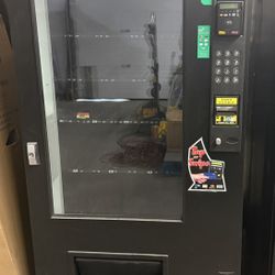 AMS 35 VCF chilled Snack Vending Machine