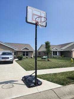 New, never used Basketball Hoop
