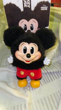 Mickey Mouse pop mart family keychain
