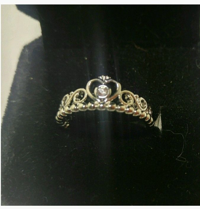 Silver Princess Tiara ring sz 7