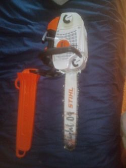 Stihl Gas Chainsaw with Bar Cover