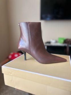 Michael kors boots 9.5m
