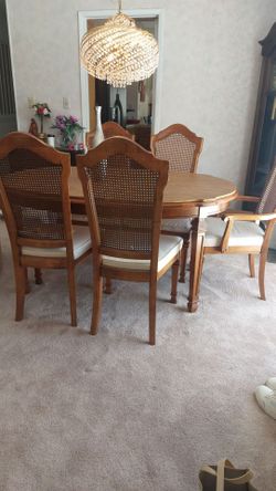 Vintage Drexel Dining Set – Oval Table & 6 Cane-Back Chairs (Oakland)