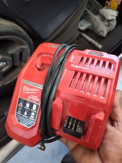 Skilsaw & Milwaukee Charger