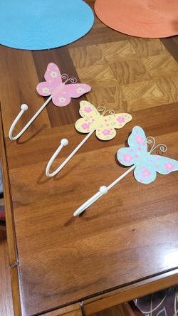 Butrefly hooks