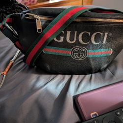 Large  Gucci Fanny Pack Black 