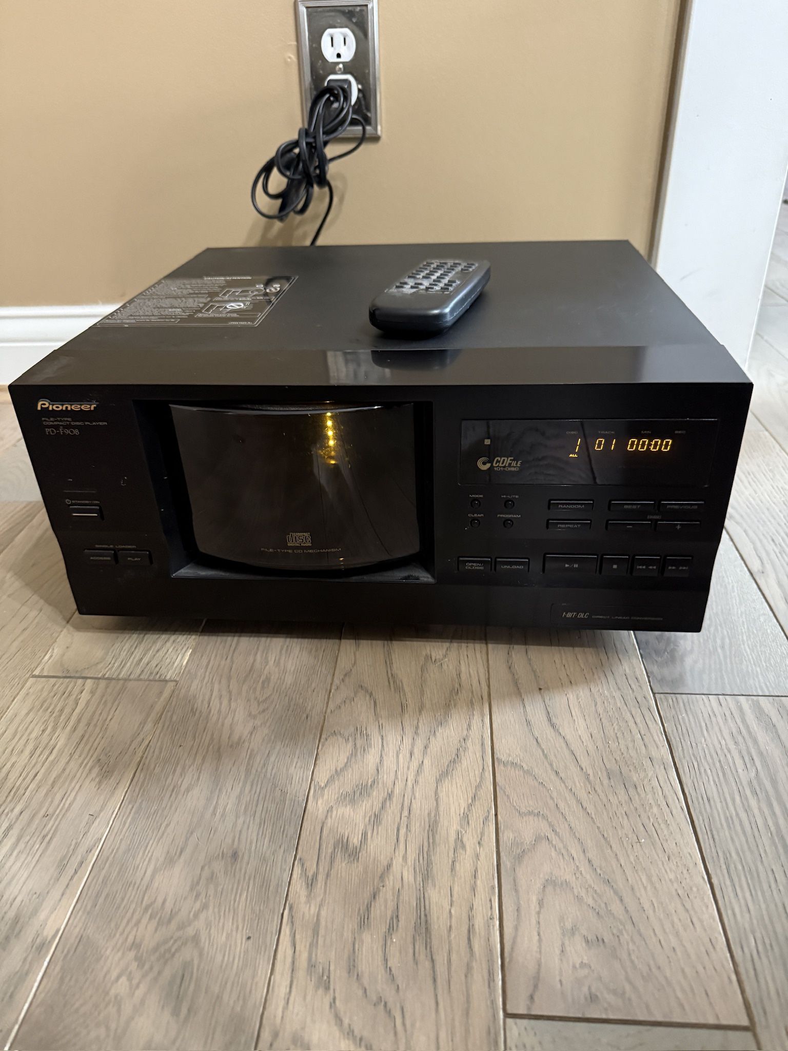 Pioneer 100 CD Disc Changer in good shape! Comes with remote!