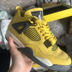 Jordan 4 Lighting Retro Size 8