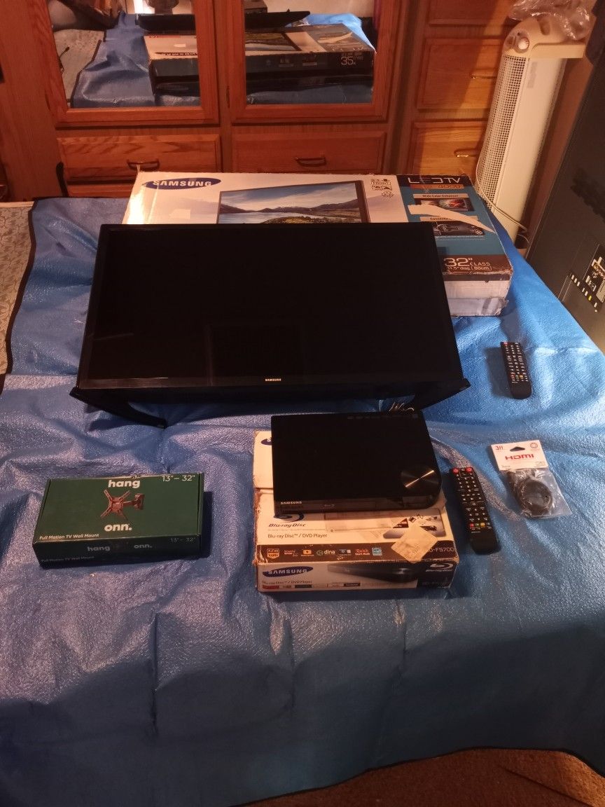 32" Samsung LED Tv W/remote Also Samsung BD-F5700 Smart Blu-Ray Player With Built-in Wireless Wi-Fi With Remote