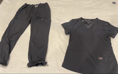 Koi scrub top and pants size M