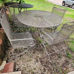 Iron Patio Set 5pc Table 48"and 4 Rocking Chairs 