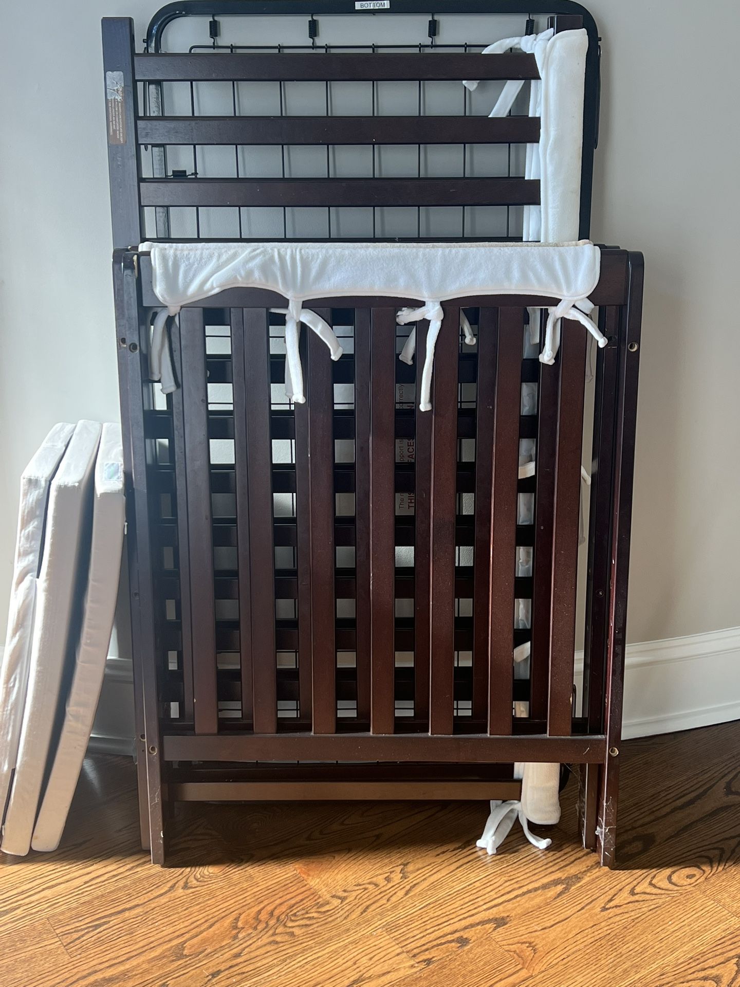 Free Crib W Mattress 