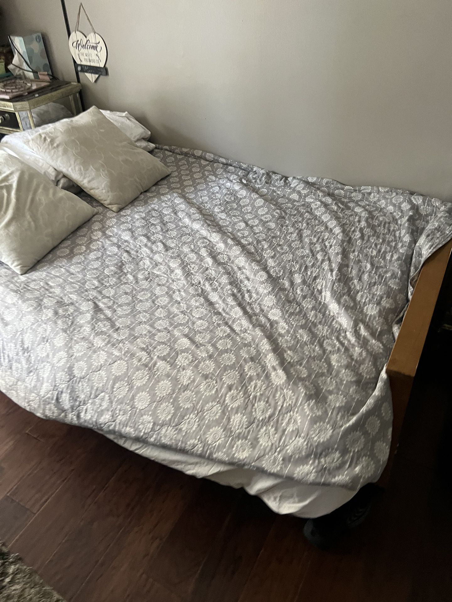 Real Wood Futon Day Bed With Mattress