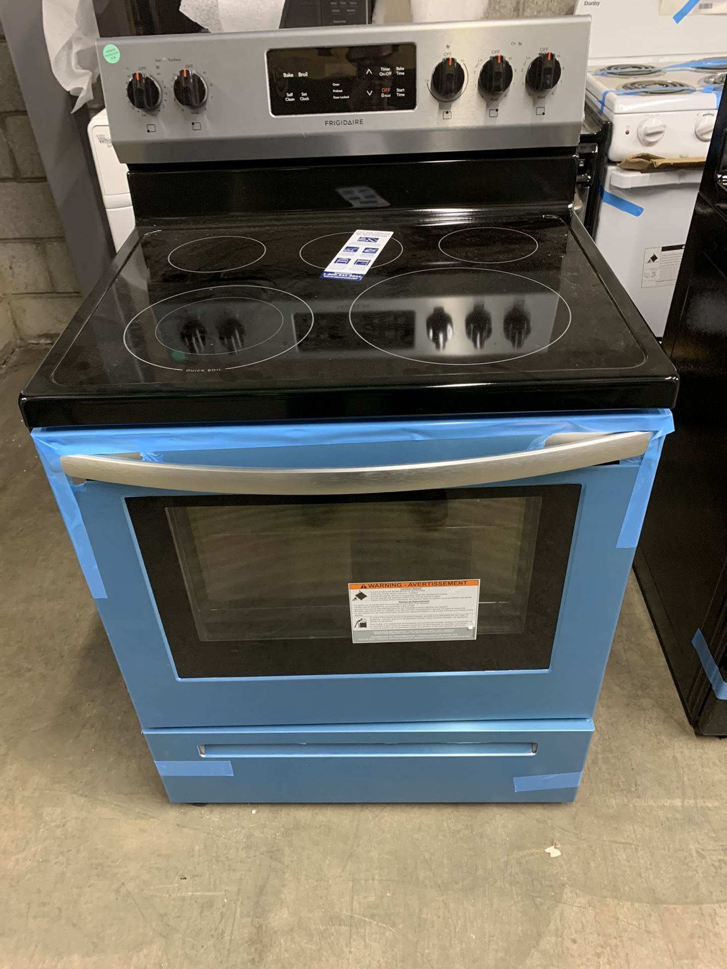Frigidaire 30” Electric Range. STAINLESS STEEL. Model FFEF3054TS NEW SCRATCH N DENT