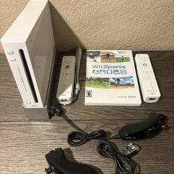 Nintendo Wii + Wii Sports 