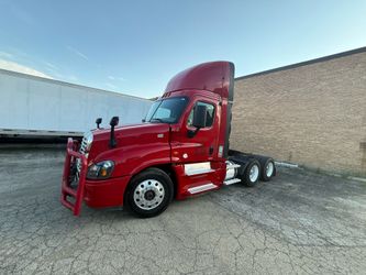 2016 Freightliner 125 Day Cab ready to work ‘