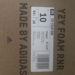 Yeezy Foam RNNR -Sand
