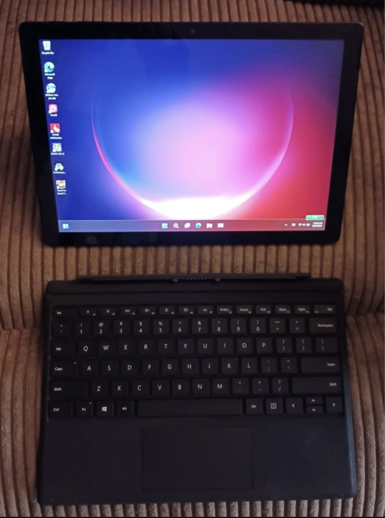 Microsoft Surface PRO 7 12.3" Touchscreen 2 In 1 Intel Core i5-1035G4 8 GB RAM 256 GB SSD 2736x1824 PixelSense LCD Dual Webcam Windows 11