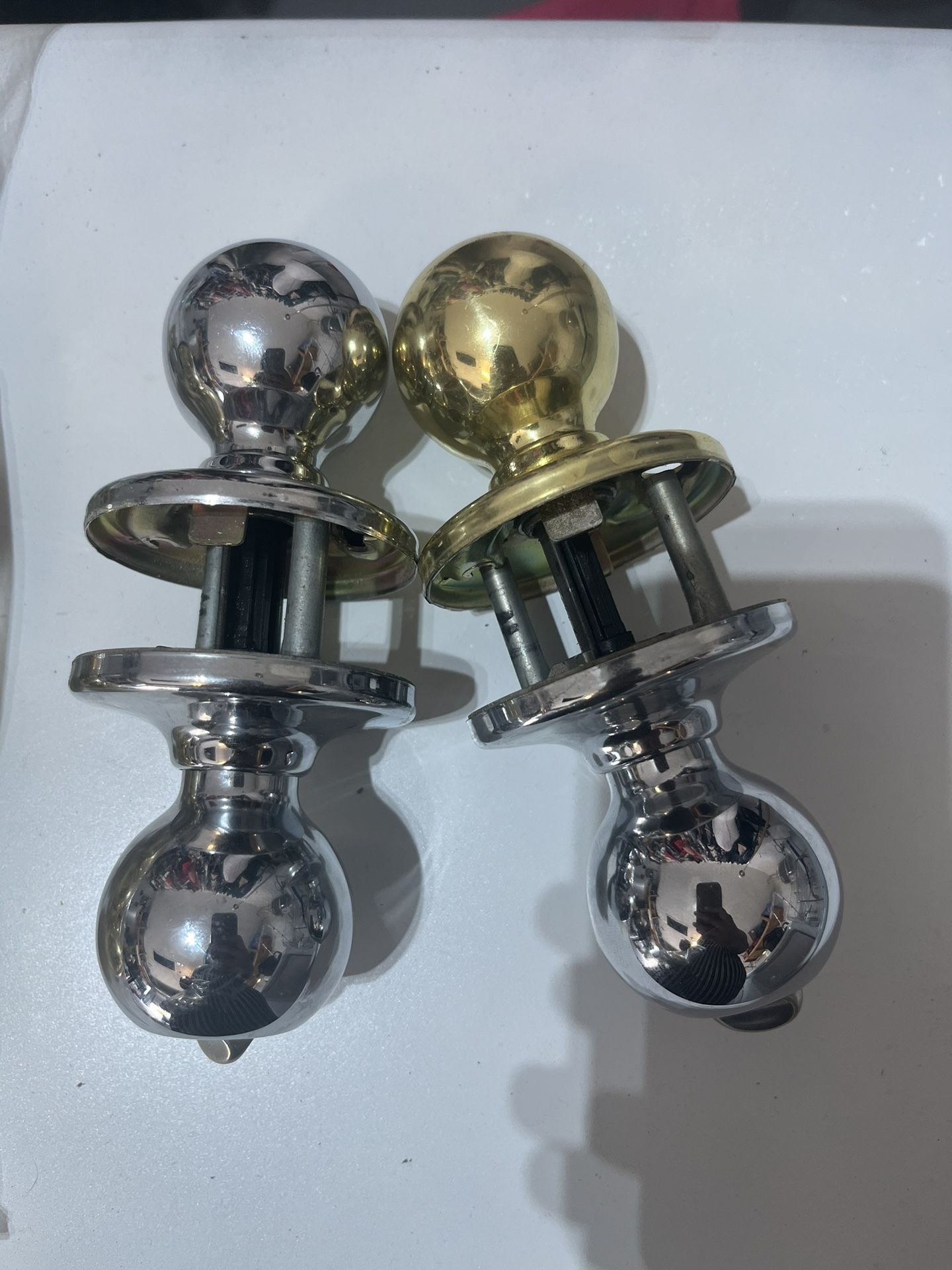 7 Indoor Knobs Gold And Silver 