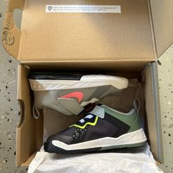 Nike Kids LeBron Xviii Low 8C