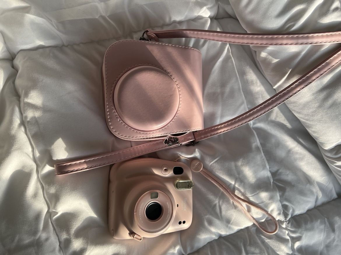 Fuji-film Instax Mini 12 Camera (Blossom Pink)