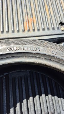 19 inch Tire 235 35 19