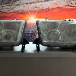 2016 Toyota Sequoia Headlights 