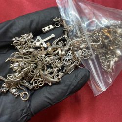 10 Troy Ounces (322g) .925 Sterling Silver Charms, Pendants & Findings – Tested