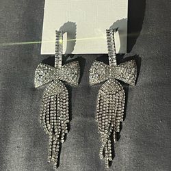Bow earrings jewelry