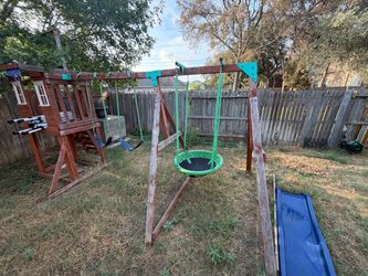 Free Wooden Swing Set with Saucer Swing