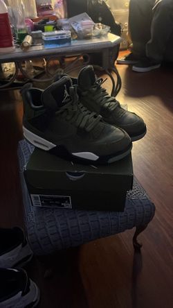Jordan 4s