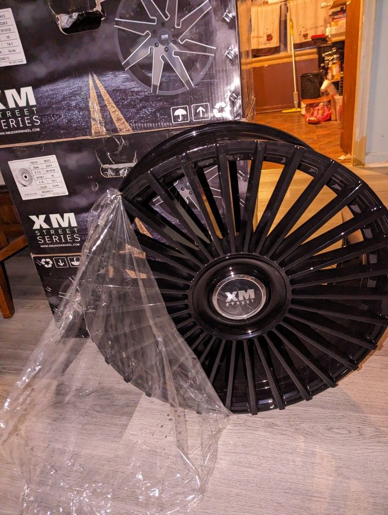 Xm Street Series Rims. Gloss Blavk