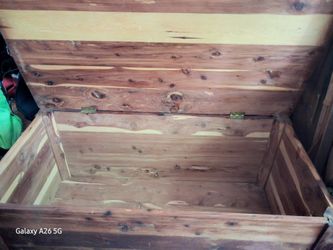 Wood trunk/ Chest