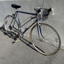 1984 Schwinn Le Tour 12-Speed Road Bike (23" / 58cm Frame) 4130 Cro-Mo Tubing All Original