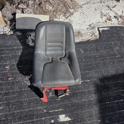 ((READ AD))((SEAT Troybilt)) Riding Mower 