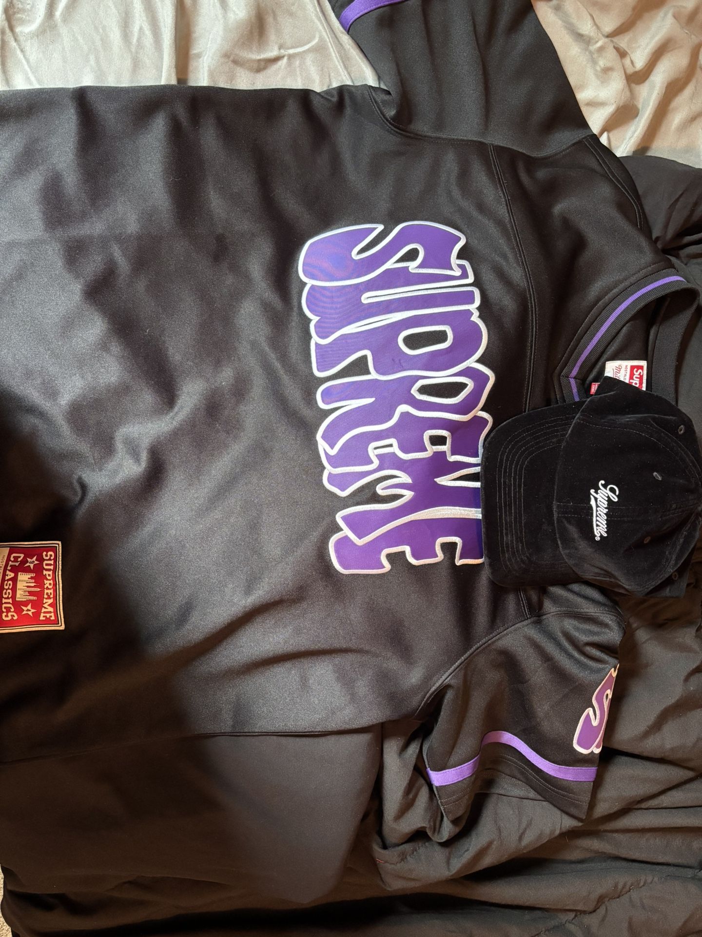 SUPREME Jersey & Supreme Hat