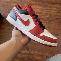 Jordan 1 Low “Bulls” Size 10.5