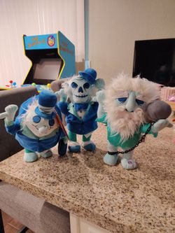 Disney's Haunted Mansion Hitchhiking Ghosts