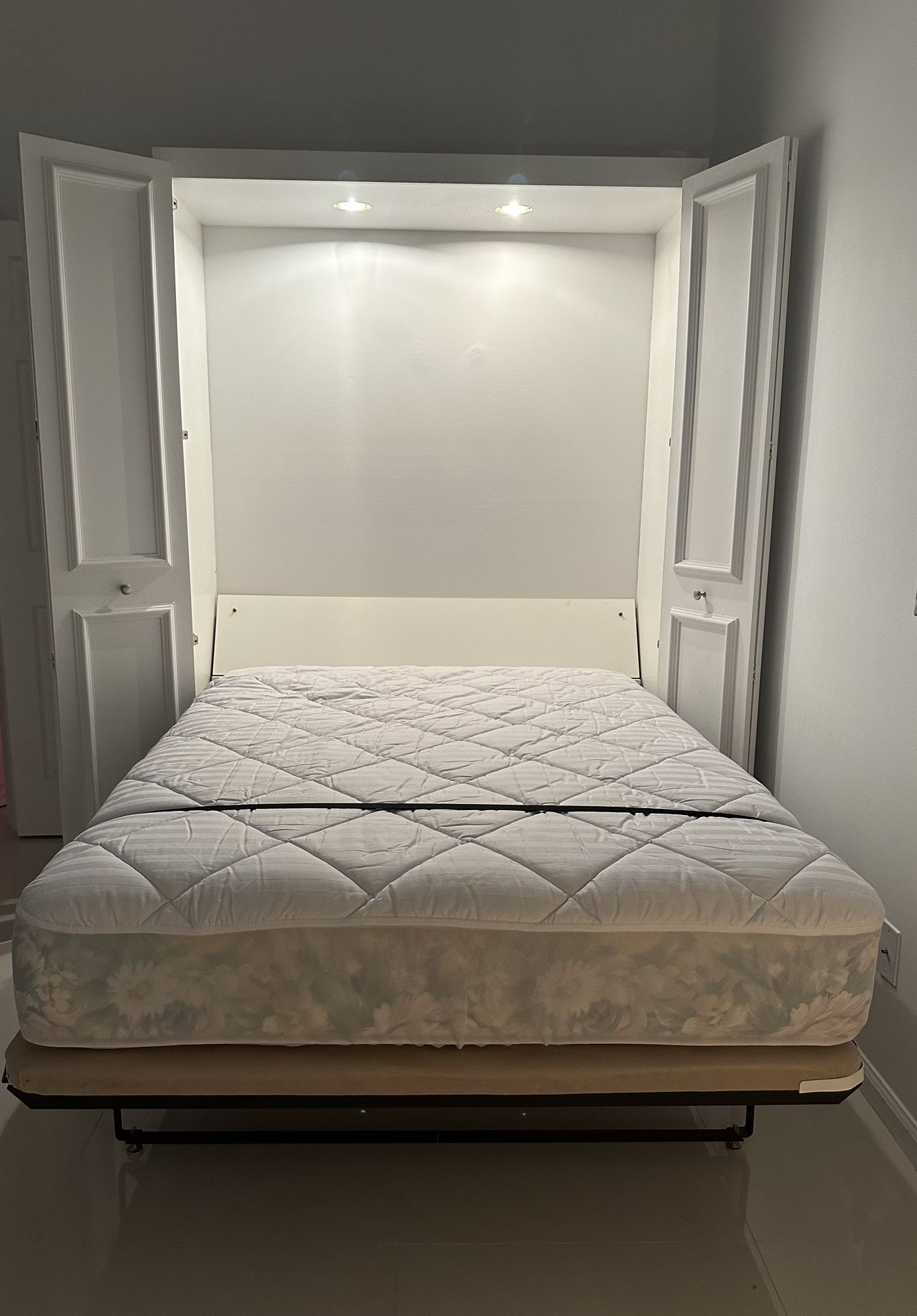 Full Size Murphy Bed 