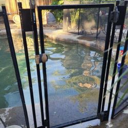 Pool Fence With GATE