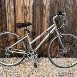 Giant Cypress Women’s Bicycle 