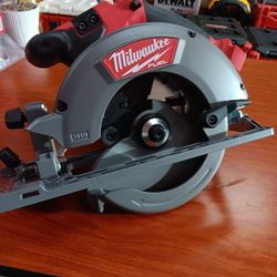 Milwaukee New 61/2" Circular Saw 18M Fuel
