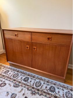 Storage cabinet
