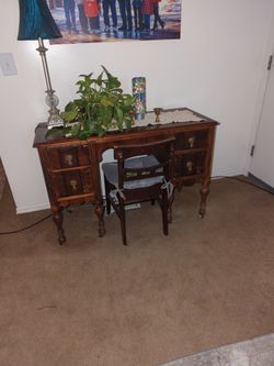 Old Antique Desk It's Wailed Been Refurbished By Myself