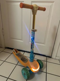 Moana 3 wheel scooter