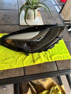 Tesla model 3 global headlamp assembly- right hand 1514953-00-c